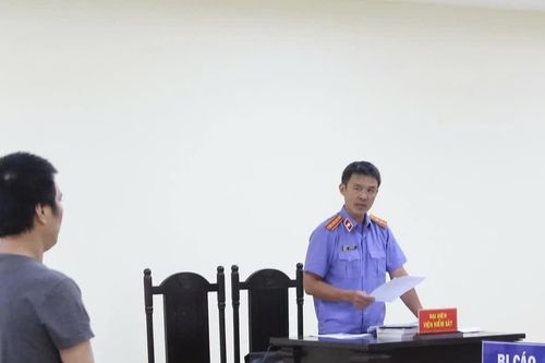Nhốt con gái trong phòng rồi phóng hỏa, kẻ thủ ác lĩnh án 13 năm tù