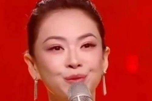 Gương mặt Chương Tử Di làm sao vậy