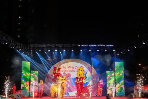 Ciputra Hanoi tổ chức đêm hội 'Vầng Trăng Cổ Tích 2026'