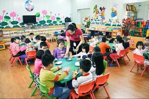 Đề xuất hỗ trợ tối thiểu 160.000 đồng/tháng cho con công nhân theo học mầm non tư thục