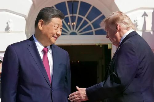 Tổng thống Donald Trump mời Chủ tịch Tập Cận Bình mua vũ khí Mỹ