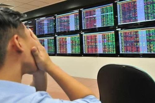 PNJ, NVL nằm sàn, hàng chục triệu cổ phiếu chất đống dư bán