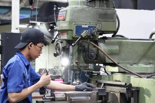 Trường liên tục 'suất nhân lực', doanh nghiệp vẫn than thiếu người: Nghẽn ở đâu?