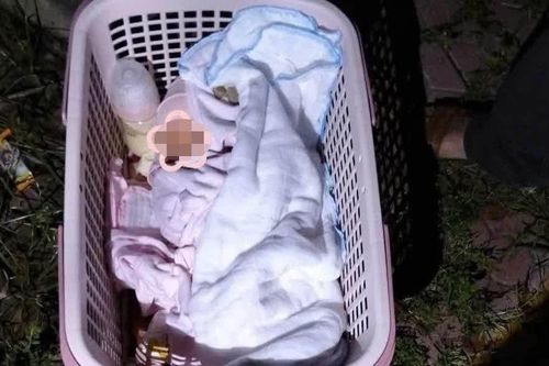 Bé gái bị bỏ lại bên đường lúc rạng sáng cùng lá thư xin lỗi của mẹ