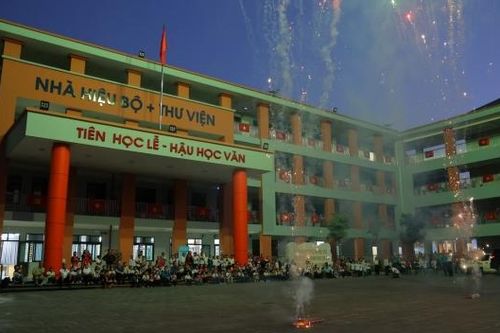 [VIDEO] Thắp sáng mùa trăng nơi biên giới Phong Thổ