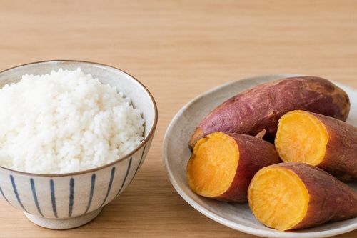 Khoai lang hay cơm trắng ảnh hưởng đường huyết nhiều hơn?