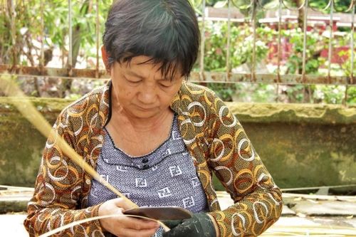 Theo nghề đan giỏ trạc từ năm 14 tuổi, U60 TPHCM đau đáu tìm người kế nghiệp