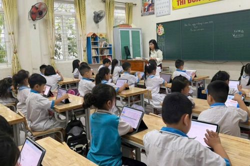 Hà Tĩnh tạm dừng mô hình lớp học thông minh ở lớp 1 từng gây xôn xao
