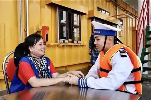 Hậu phương nối liền tiền tiêu- Bài 3: Từ mái nhà ra biển lớn