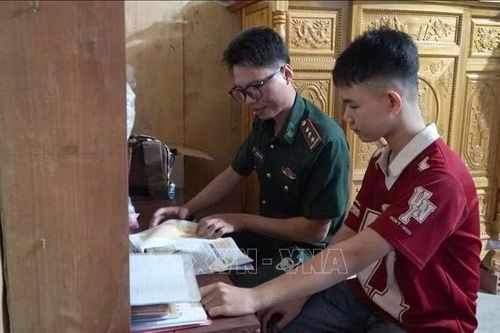 Viết tiếp ước mơ trở thành thầy giáo của cậu học trò mắc bệnh mãn tính