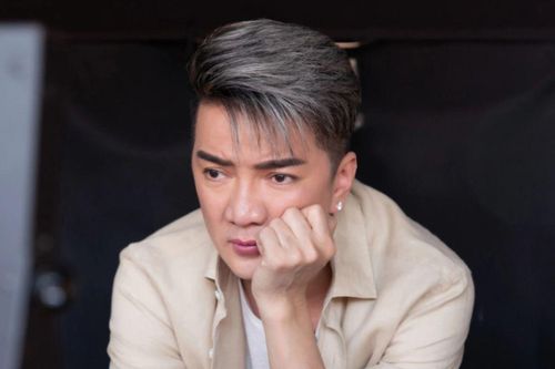 Khán giả dậy sóng với ca sĩ Đàm Vĩnh Hưng
