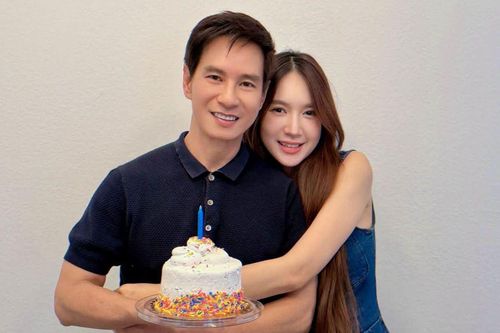 Lý Hải đón sinh nhật bên vợ kém 17 tuổi