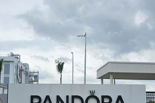 Cú đặt cược 150 triệu USD vào 'ván bài' Made in Vietnam của Pandora sắp ngã ngũ