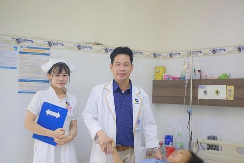 Cô gái 33 tuổi bị sét đánh giữa đêm giông