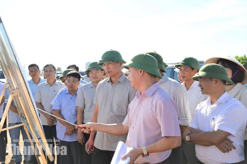 Chủ tịch UBND tỉnh Tô Anh Dũng kiểm tra, chỉ đạo triển khai các dự án đường giao thông trọng điểm