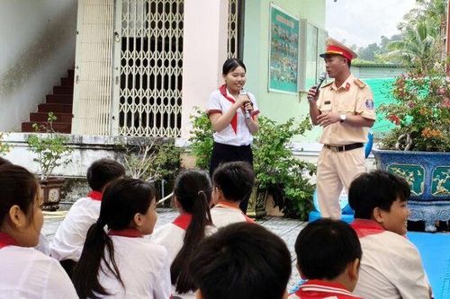An Giang trang bị kỹ năng an toàn giao thông cho học sinh