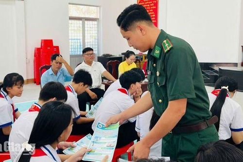 Học sinh Tiên Hải được tuyên truyền về chủ quyền biên giới, biển đảo