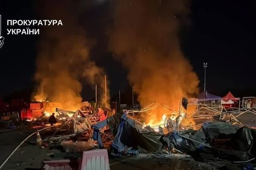 Kyiv hứng đợt tập kích kéo dài, giao tranh vẫn căng thẳng ở miền Đông
