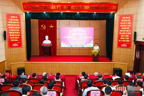 Khai giảng lớp bồi dưỡng cấp ủy cấp xã năm 2026