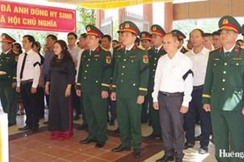 Truy điệu và an táng hài cốt liệt sĩ tại Nghĩa trang Liệt sĩ Nam Đông