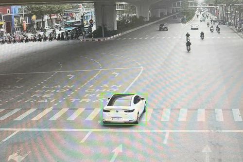 Hà Nội: Một tuần, phạt nguội hơn 160 ô tô, xe máy vượt đèn đỏ từ hình ảnh camera AI