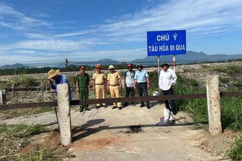 Quảng Ngãi: Đóng thêm một lối đi tự mở qua đường sắt