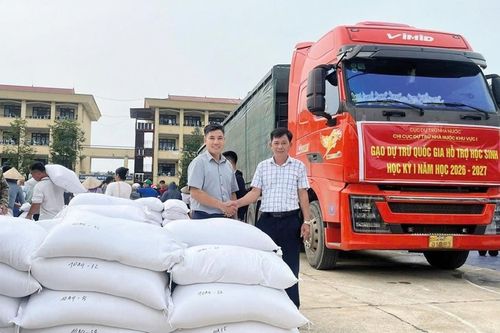 Xuất cấp gần 2.570 tấn gạo hỗ trợ học sinh năm học 2026 - 2027