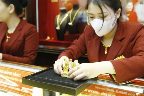 Giá kim loại quý vẫn giằng co trong vùng thấp