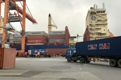 Hải quan cửa khẩu cảng Hải Phòng cưỡng chế thu hồi hơn 27 tỷ đồng nợ thuế