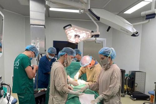 Mẹ mắc ung thư cổ tử cung, em bé chào đời sau hành trình điều trị đặc biệt