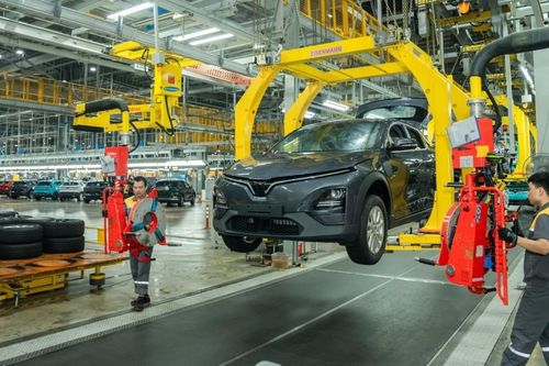 Công ty sản xuất xe VinFast sáp nhập doanh nghiệp có vốn gần 137.000 tỷ đồng