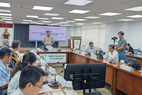 TP Hồ Chí Minh yêu cầu không đùn đẩy, né tránh trong việc cung cấp thông tin báo chí