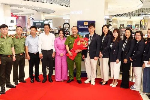 Công an Khánh Hòa triển khai thí điểm hệ thống tra cứu an ninh du lịch thông minh