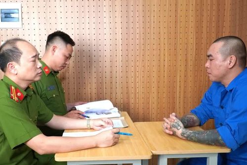 Triệt phá đường dây quay clip giang hồ, bán thiết bị cờ bạc bịp trên mạng