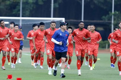 ĐT Việt Nam sẵn sàng cho cuộc đối đầu 'đoàn voi chiến'