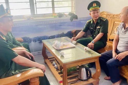 Đồn Biên phòng Cốc Pàng tuyên truyền pháp luật cho 3.056 lượt người