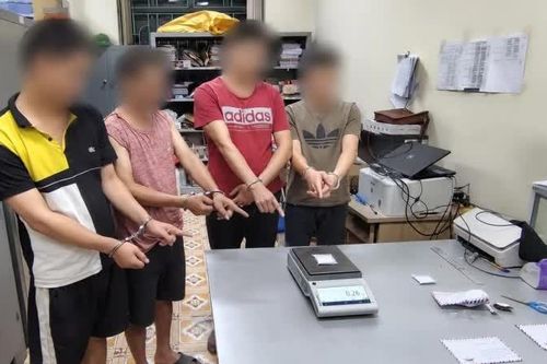 Công an phường Tân Giang phát hiện 4 đối tượng tổ chức sử dụng trái phép chất ma tuý
