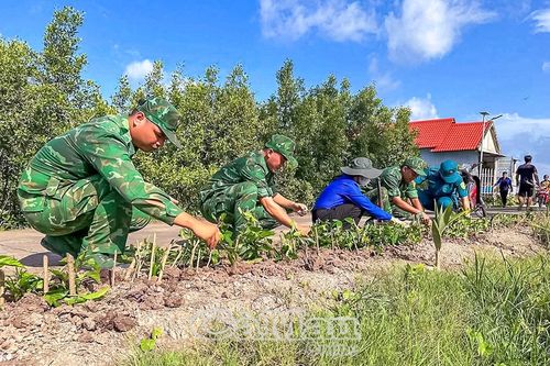 'Cắm cờ' Tổ quốc trong lòng Nhân dân