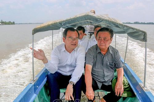 Đồng chí Lê Minh Hoan khảo sát thực tế Đầm Thị Tường