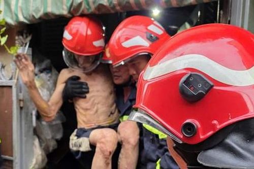 Cảnh sát PCCC-CNCH kịp thời cứu 3 người bị nạn trong sự cố sập nhà tại phường Phú Nhuận