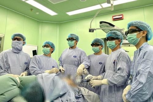 Một lần khám phát hiện hai bệnh ung thư