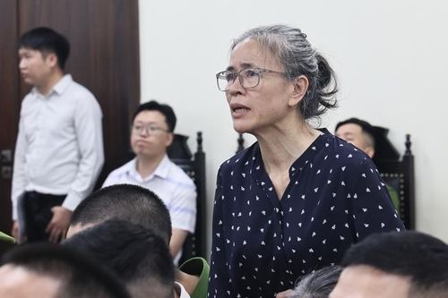 Cựu Chi cục trưởng nhận tiền của doanh nghiệp sữa giả lĩnh 12 năm tù