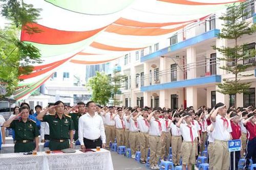 Tiếp mạch nguồn lịch sử tại ngôi trường mới Huỳnh Thúc Kháng