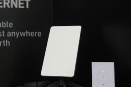 Internet vệ tinh - Giải pháp bổ trợ quan trọng trong hệ sinh thái kết nối công ích