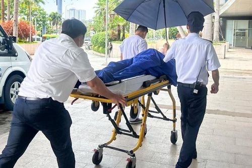 Người phụ nữ ngủ quơ tay chân, gia đình tưởng nằm mơ, ai ngờ hôn mê sâu vì hạ đường huyết