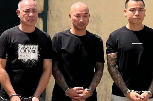 Dũng 'trọc Hà Đông' cùng 16 người bị khởi tố liên quan kênh YouTube 'Đời TV'