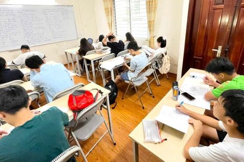 Nhiều tỉnh thành công khai đường dây nóng tố lạm thu và dạy thêm sai quy định