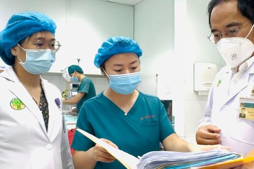Bác sĩ 'chạy đua' cứu bé trai mắc viêm não Herpes