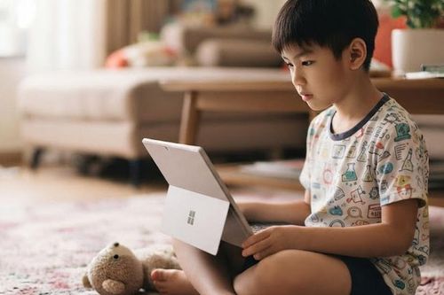 5 cách giúp trẻ giảm thời gian dùng điện thoại, máy tính bảng