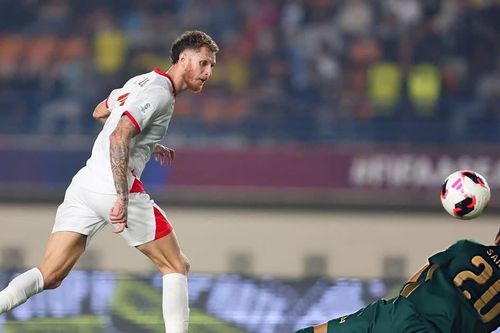 Tài Lộc đưa bóng vào lưới ĐT Thái Lan, vì sao vẫn bị HLV Kim thay người ở hiệp 2?